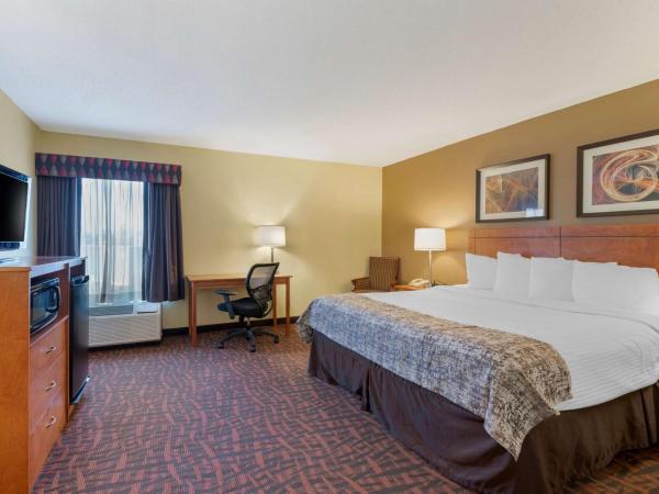 Best Western Louisville East Inn & Suites : photo 1 de la chambre chambre lit king-size affaires - non-fumeurs