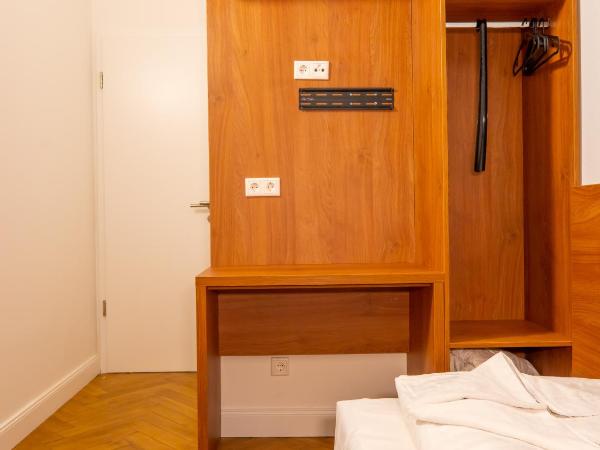 Pension Majesty : photo 3 de la chambre chambre simple