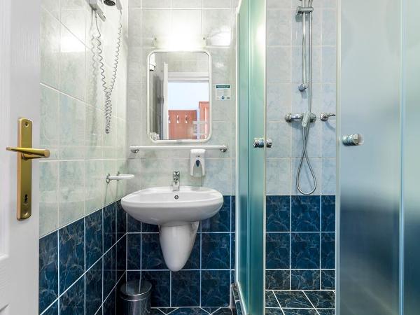 Baross City Hotel - Budapest : photo 9 de la chambre chambre double ou lits jumeaux