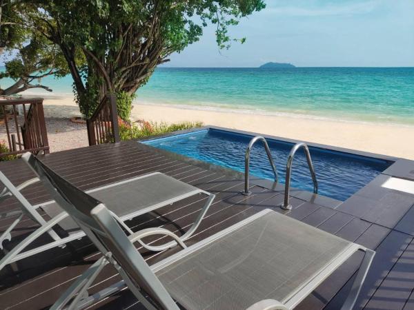 Phi Phi Holiday Resort : photo 1 de la chambre hébergement premier - côté plage - piscine