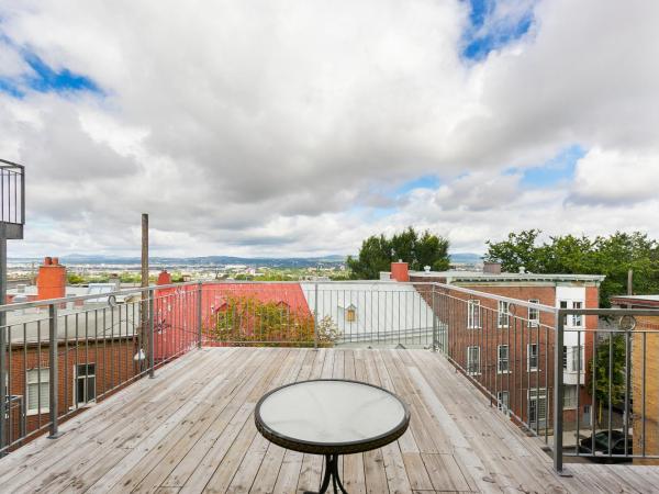 Chateau Des Tourelles : photo 4 de la chambre suite supérieure avec jacuzzi et terrasse