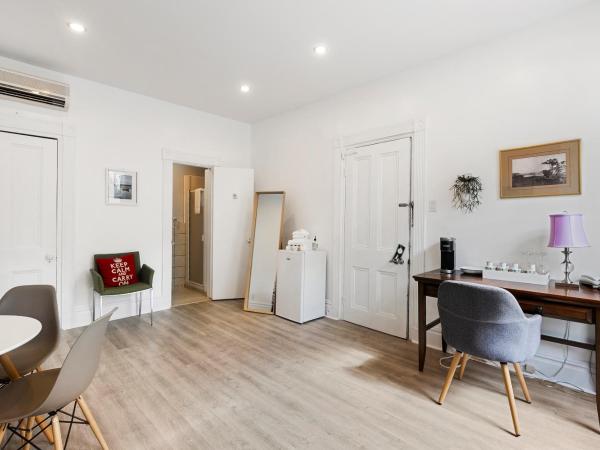 Chateau Des Tourelles : photo 3 de la chambre chambre quadruple Économique