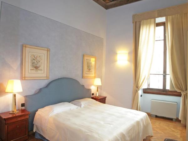 Palazzo Gamba Apartments al Duomo : photo 7 de la chambre appartement 2 chambres - vue sur dôme de cathédrale (2 adultes)