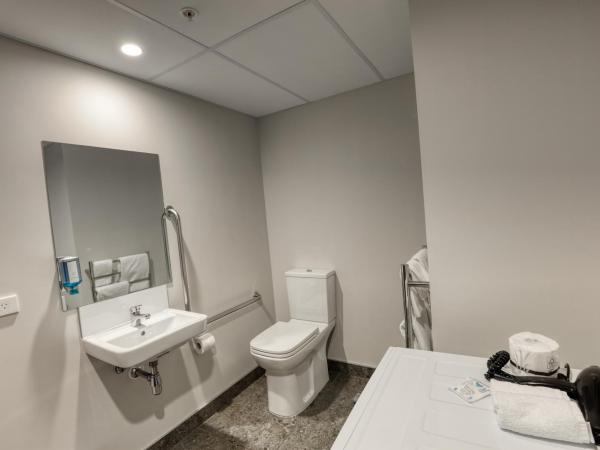 Ramada Suites by Wyndham Queenstown Remarkables Park : photo 9 de la chambre studio exécutif avec kitchenette