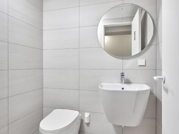 H HOSTEL Itaewon : photo 2 de la chambre chambre simple avec salle de bains commune