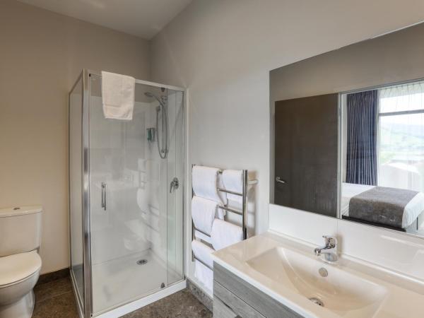 Ramada Suites by Wyndham Queenstown Remarkables Park : photo 10 de la chambre appartement 2 chambres