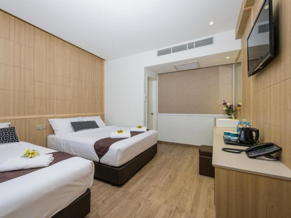 Hotel 81 Premier Star : photo 2 de la chambre chambre triple