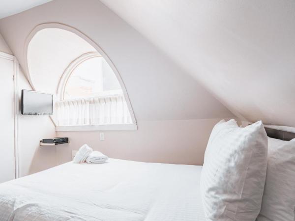 Hotel de Paris Montreal : photo 4 de la chambre chambre lit double Économique