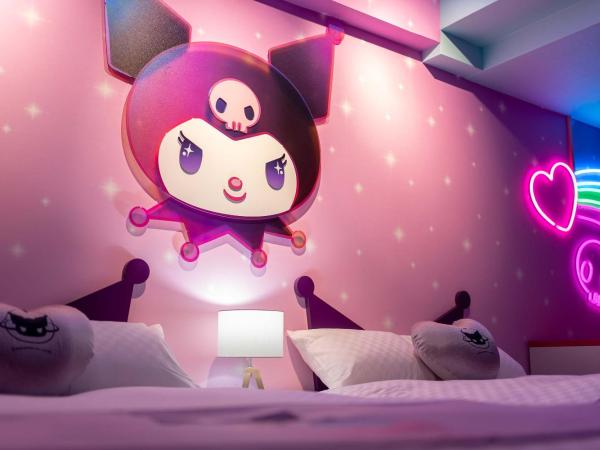 RESI STAY THE KYOTO : photo 7 de la chambre cosmic kuromi - chambre de caractère avec 2 lits doubles