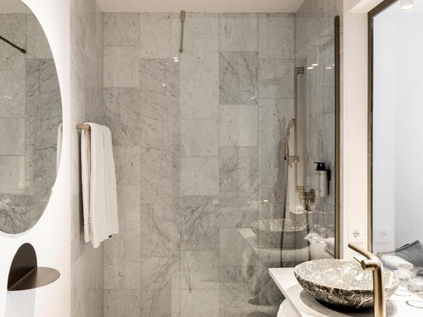 Kai 36 - Hotel zwischen Fels und Fluss : photo 8 de la chambre chambre double standard