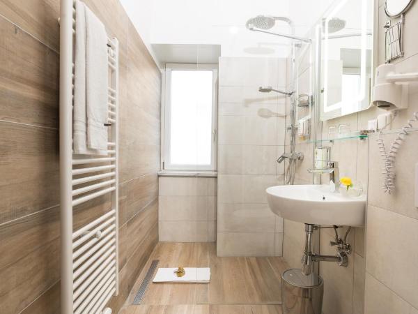 BoutiqueHOTEL Donauwalzer : photo 7 de la chambre chambre double - vue sur parc