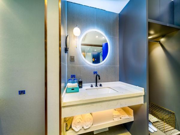 LanOu Hotel Wuhan CapitaMall Wusheng Road Metro Station : photo 4 de la chambre executive twin room