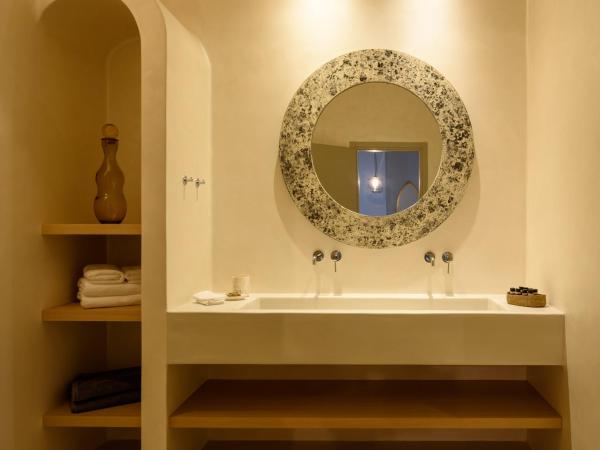 Este Luxury Suites : photo 6 de la chambre suite junior avec bain à remous - vue sur mer