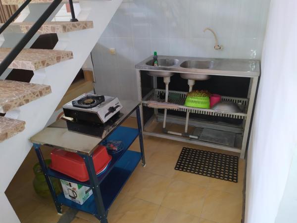 Ndalem Gorongan Guesthouse : photo 2 de la chambre maison 7 chambres