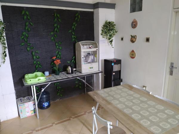 Ndalem Gorongan Guesthouse : photo 4 de la chambre maison 7 chambres