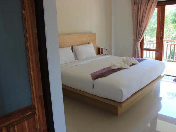 Lanta Happy Hill : photo 5 de la chambre chambre double supérieure avec balcon