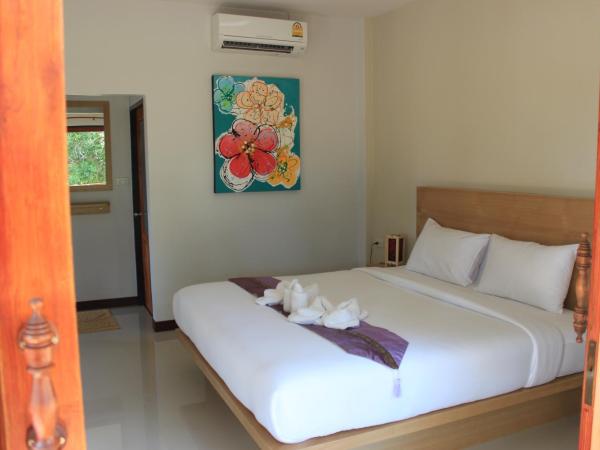 Lanta Happy Hill : photo 4 de la chambre chambre double supérieure avec balcon