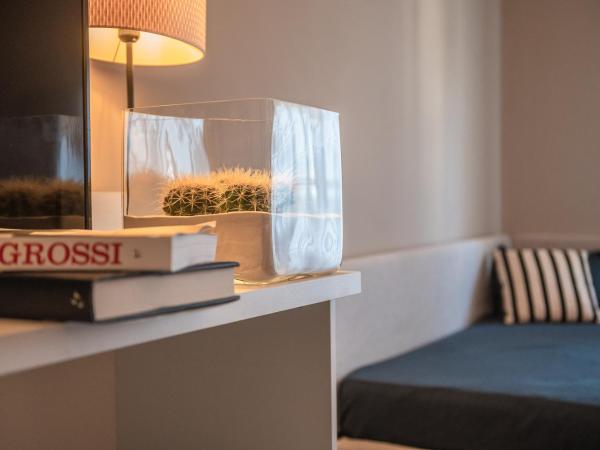 Hotel Anthony : photo 4 de la chambre chambre quadruple classique avec balcon - vue latérale sur mer