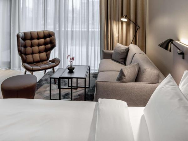 Radisson RED Oslo Økern : photo 2 de la chambre suite junior avec terrasse