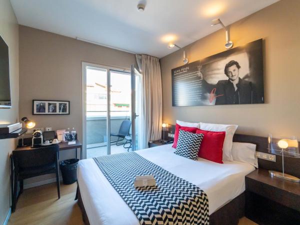 Hotel Zinema7 : photo 4 de la chambre hébergement avec petite terrasse