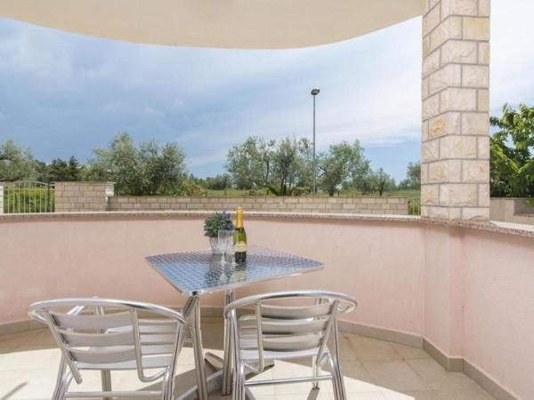 Villa Filo Apartments : photo 4 de la chambre appartement avec terrasse