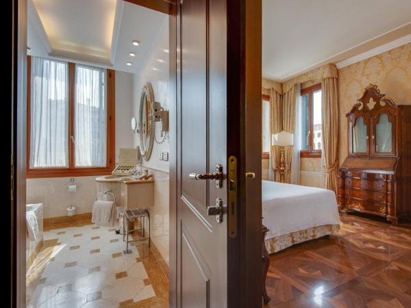 Canal Grande : photo 5 de la chambre chambre double prestige - vue sur le grand canal