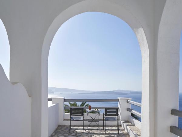 Mr and Mrs White Santorini : photo 4 de la chambre chambre supérieure pour personnes à mobilité réduite - vue sur mer
