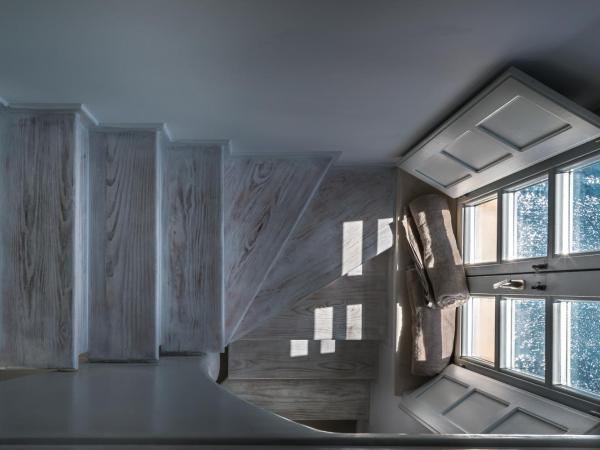 Nefeles Luxury Suites : photo 8 de la chambre suite junior avec jacuzzi - vue sur coucher de soleil