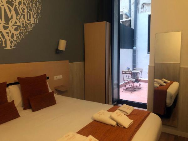 Hostal Live Natura Barcelona : photo 10 de la chambre chambre double ou lits jumeaux