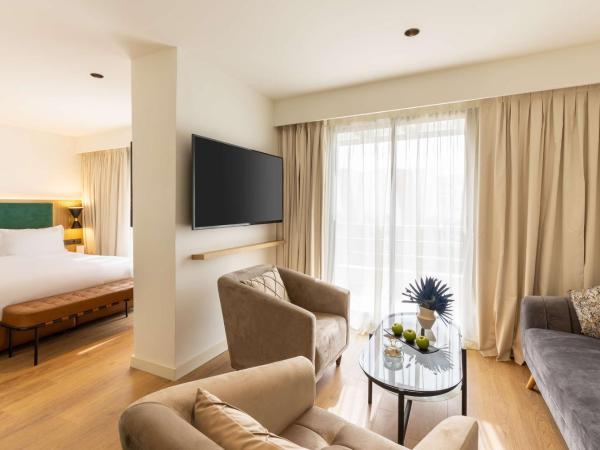 Best Western Plus Casablanca City Center : photo 3 de la chambre suite lit king-size avec canapé-lit - non-fumeurs