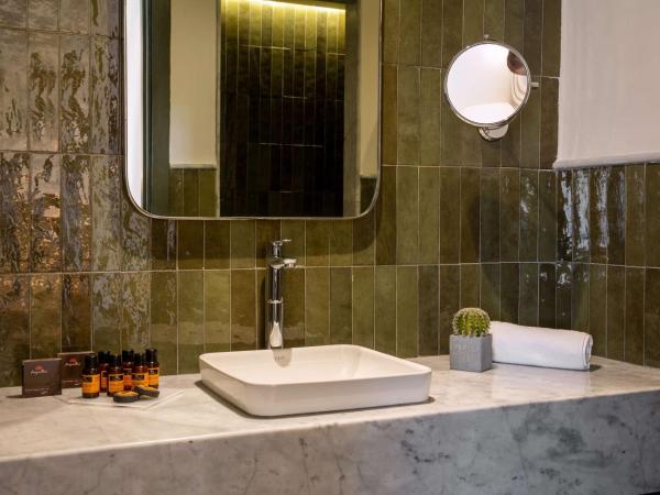 Best Western Plus Casablanca City Center : photo 1 de la chambre suite lit king-size avec canapé-lit - non-fumeurs