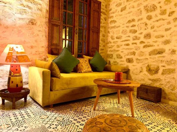 Villa des Hauts Mogador : photo 4 de la chambre chambre double avec lit d'appoint