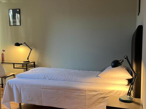 City Hostel Bergen : photo 7 de la chambre chambre simple avec salle de bains