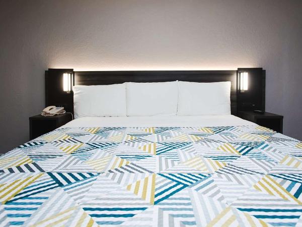 Motel 6 Houston, TX - Medical Center - NRG Stadium : photo 4 de la chambre chambre lit king-size - accessible aux personnes à mobilité réduite - non-fumeurs