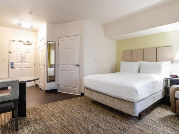 Candlewood Suites Portland Airport, an IHG Hotel : photo 6 de la chambre studio lit queen-size 