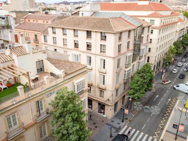 Hotel Alameda Málaga : photo 9 de la chambre chambre lits jumeaux avec lit d’appoint - 301
