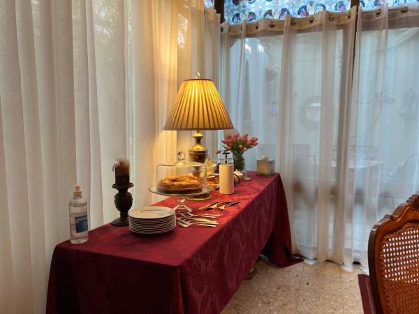 Dickinson Guest House, Guadalajara Expo : photo 2 de la chambre chambre double deluxe