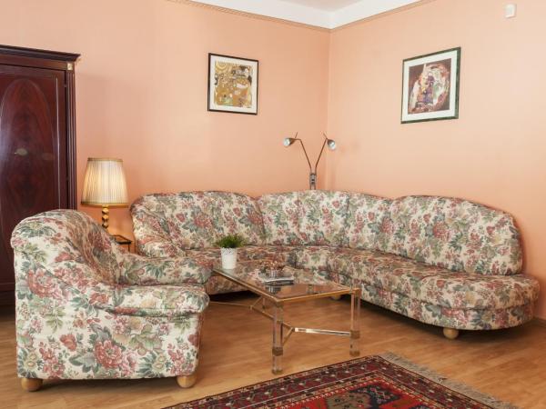 Bellevue Budapest B&B : photo 2 de la chambre chambre lits jumeaux supérieure avec balcon