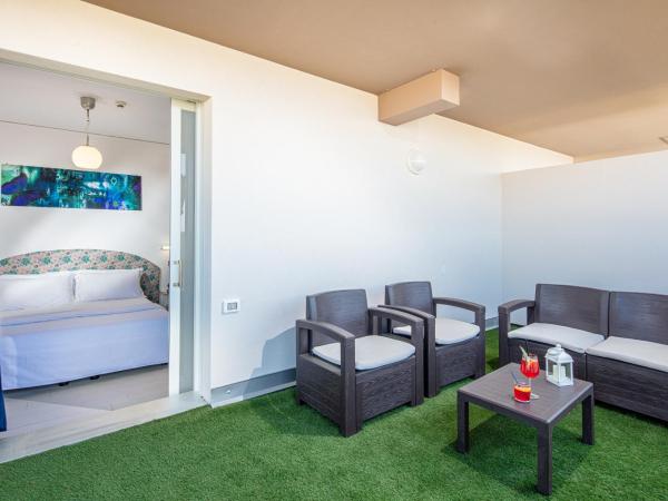 Hotel Alexander : photo 4 de la chambre chambre deluxe