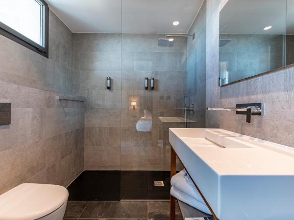 Astari : photo 4 de la chambre chambre double avec balcon - vue sur ville