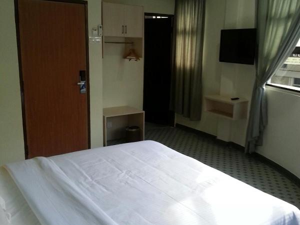 Merlin Hotel Penang : photo 3 de la chambre studio lit king-size