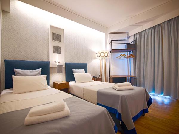 FALIREON HOTEL : photo 3 de la chambre chambre familiale - vue latérale sur mer