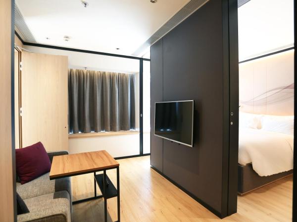 CM+ Hotels and Serviced Apartments : photo 3 de la chambre city view connecting room (south tower)