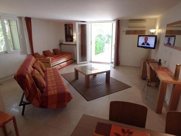 Residence Veles Plage : photo 3 de la chambre appartement 1 chambre avec terrasse (4 personnes - vue sur piscine - rez-de-jardin)