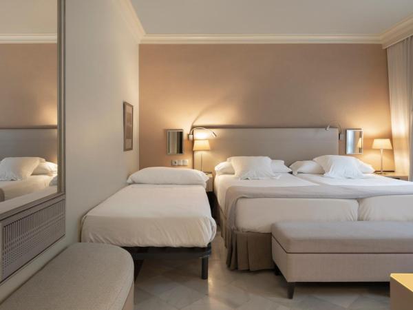 Vincci Albayzin : photo 2 de la chambre chambre double avec lit d'appoint