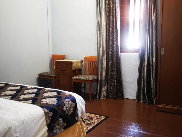 Vintage House : photo 7 de la chambre chambre double avec salle de bains commune