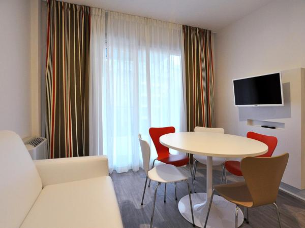 BB Hotels Aparthotel Arcimboldi : photo 4 de la chambre appartement 3 chambres avec balcon