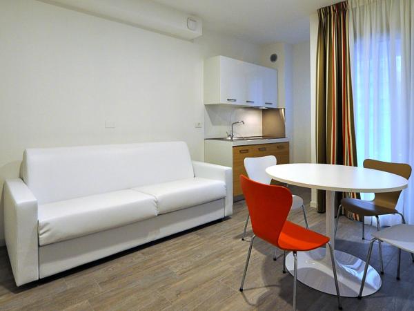 BB Hotels Aparthotel Arcimboldi : photo 1 de la chambre appartement 3 chambres avec balcon