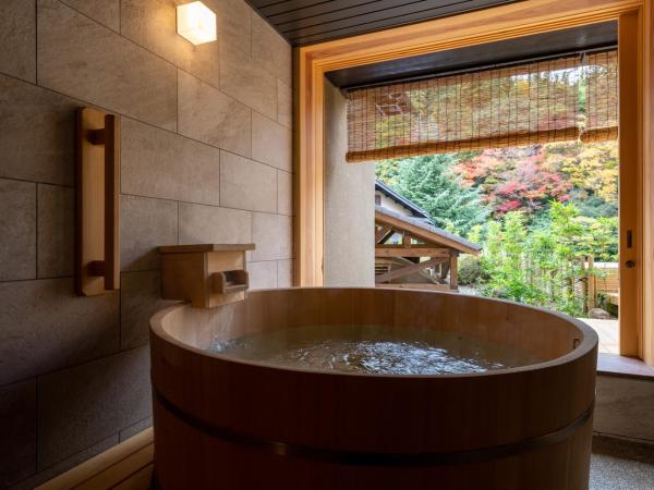 Arima Onsen Tocen Goshobo : photo 5 de la chambre suite deluxe avec source chaude privée - « shinraku 501 »