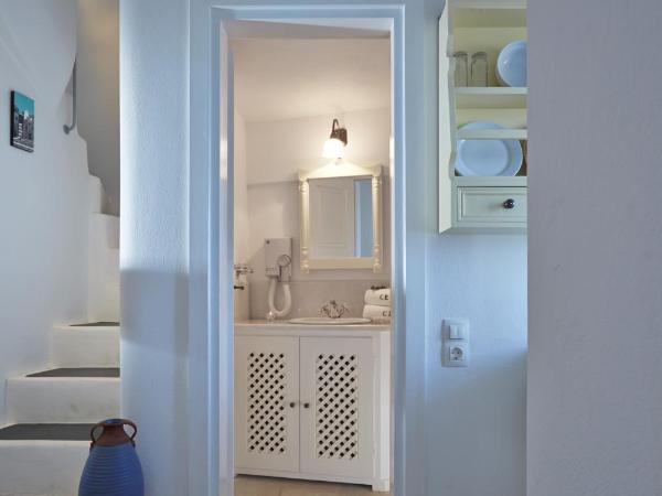 Cori Rigas Suites : photo 5 de la chambre suite exécutive avec bain à remous - vue sur caldeira